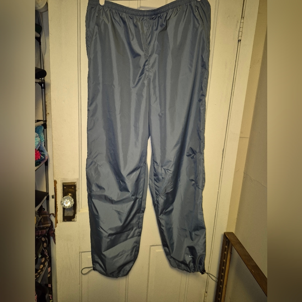 Vintage nike nylon pants with drawstring waist and legs XL like new
